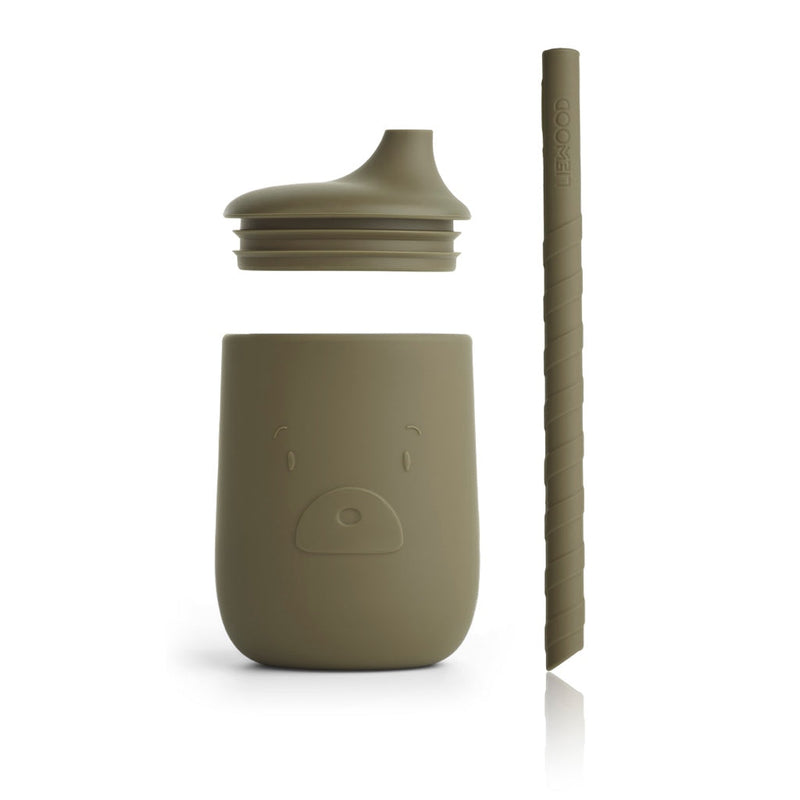 Taza Mr Bear caqui con pajita de LIEWOOD - Selección Liewood disponible en amaetc.com, concept store ecológico para niños