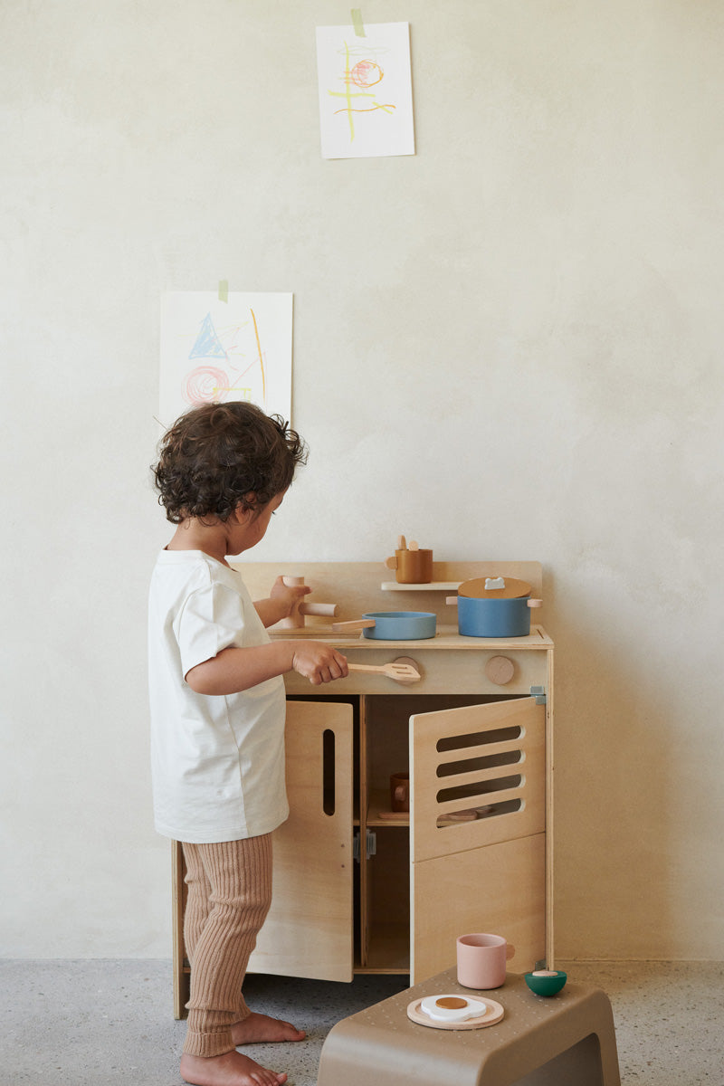 Juego de cocina de madera multimix Antonio azul de LIEWOOD - Selección Liewood disponible en amaetc.com, concept store ecológico para niños