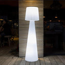 Luminosa lámpara de pie de diseño con cable y pantalla ondulada para exterior, potente iluminación LED blanca LADY H150cm base E27 - REDDECO.com