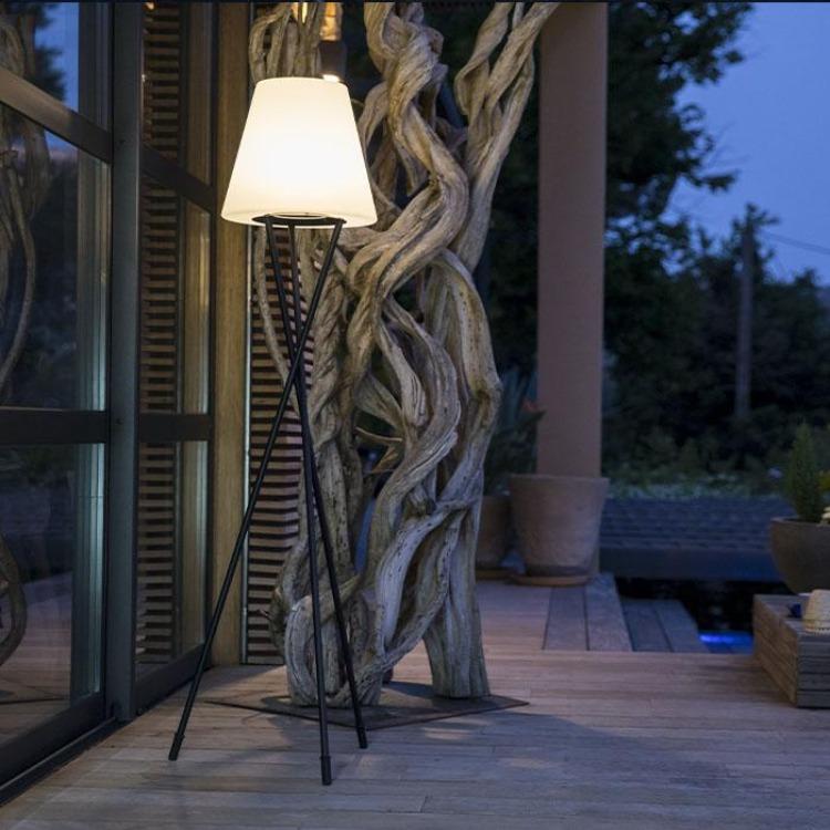 TRY dimmable multicolor LED wireless tripod floor lamp H150cm with remote control - REDDECO.com