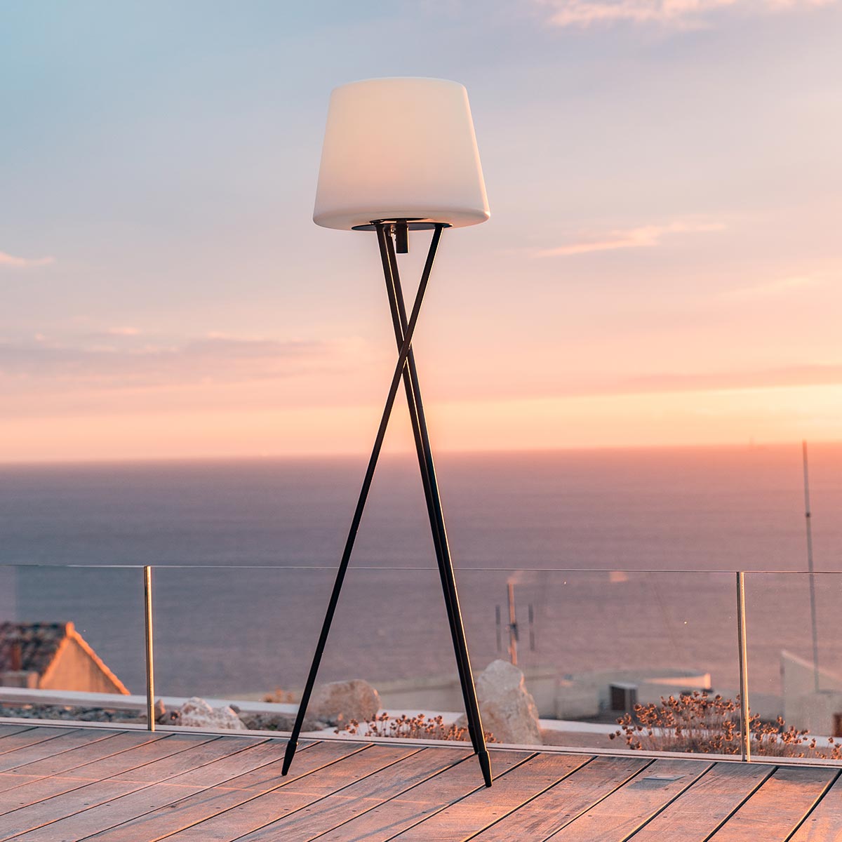 TRY dimmable multicolor LED wireless tripod floor lamp H150cm with remote control - REDDECO.com