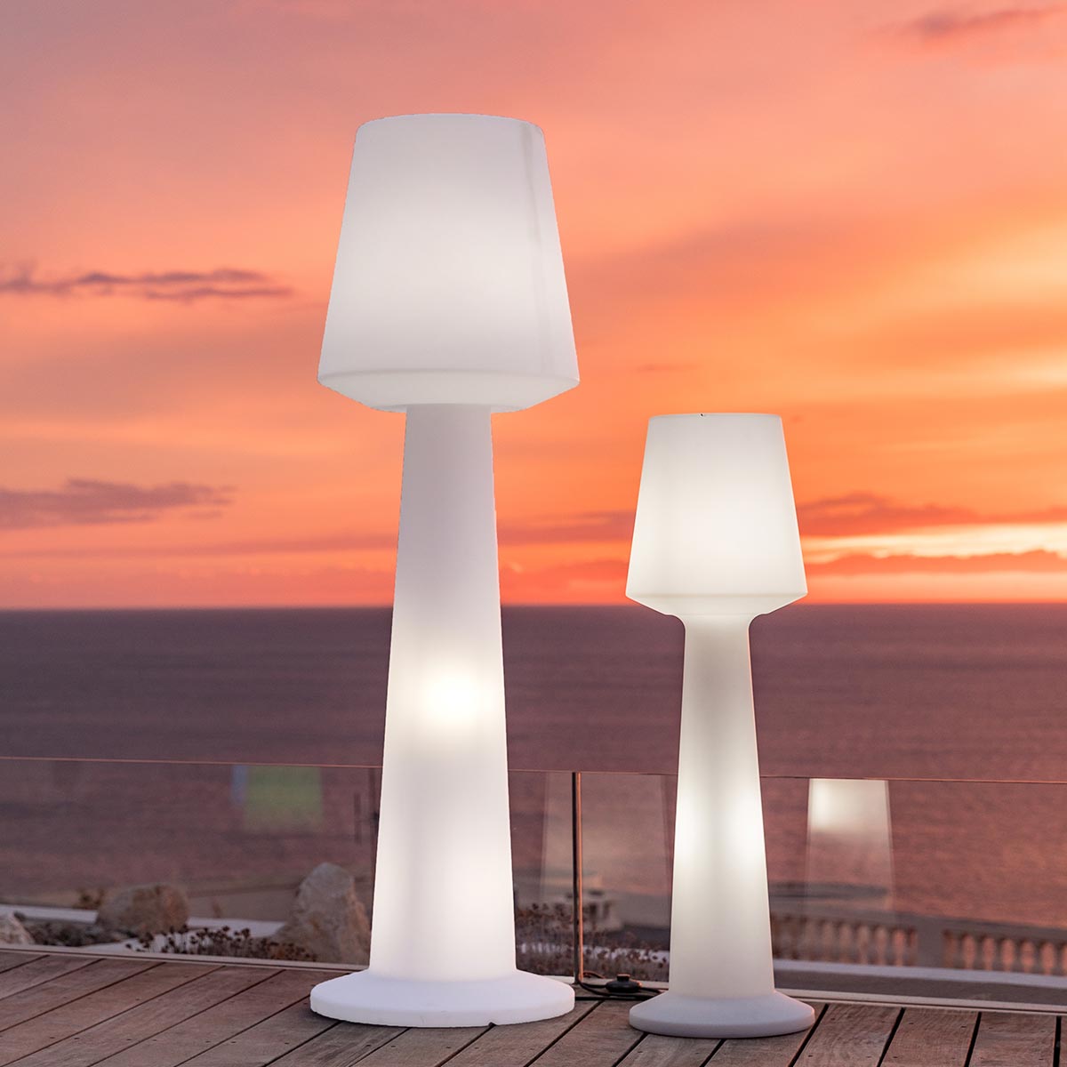 Luminosa lámpara de pie de diseño con cable para exterior potente iluminación blanco LED AUSTRAL H110cm base E27 - REDDECO.com