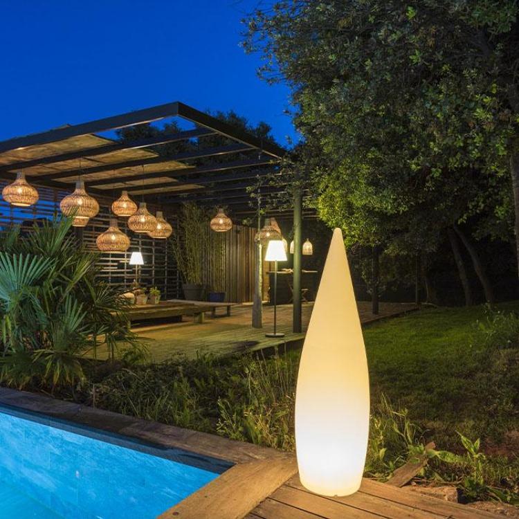 CLASSY Lámpara de pie inalámbrica LED regulable H120cm multicolor con mando a distancia - REDDECO.com