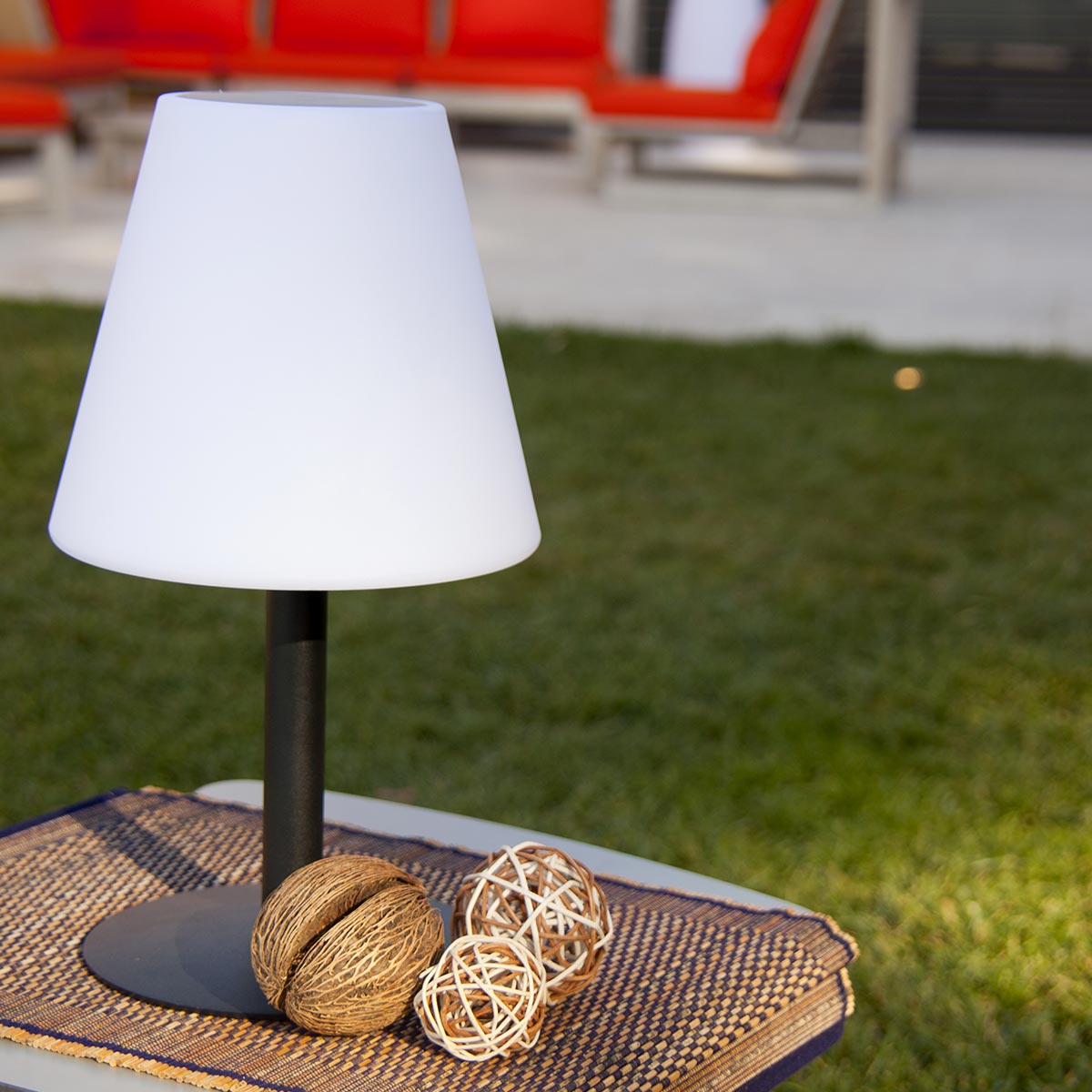 Solar and rechargeable table lamp LED multicolour dimmable STANDY MINI SOLAR RGB H36cm - REDDECO.com