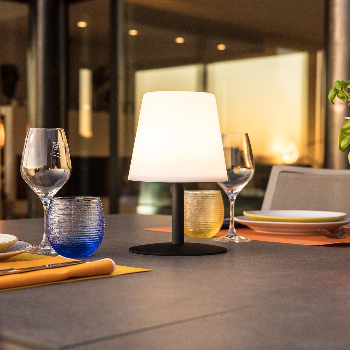 Lámpara de mesa inalámbrica base de acero negro blanco cálido/blanco LED regulable STANDY MINI Dark H25cm - REDDECO.com
