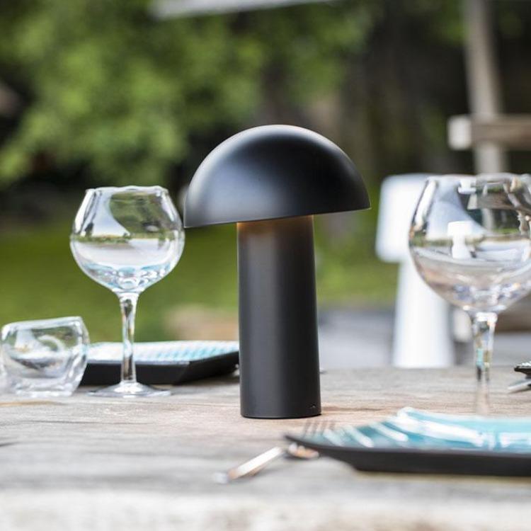 Lámpara de mesa inalámbrica cabezal ajustable blanco cálido LED TOD BLACK H28cm - REDDECO.com