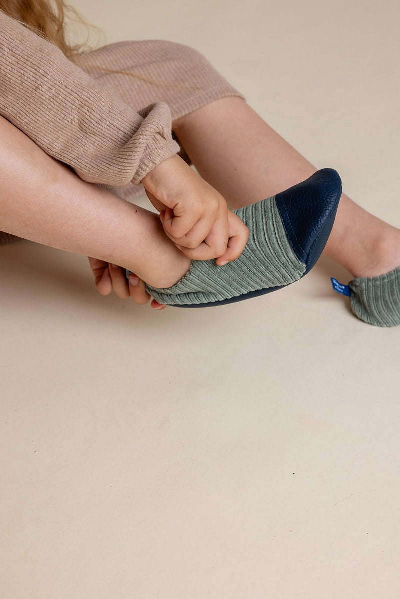 Les Petits Velours Gris Vert - Chaussons Souples - Pour L'Intérieur