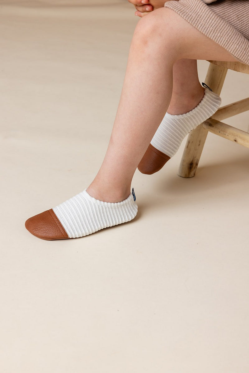 Les Petits Velours Ivoire - Chaussons Souples - Pour L'Intérieur