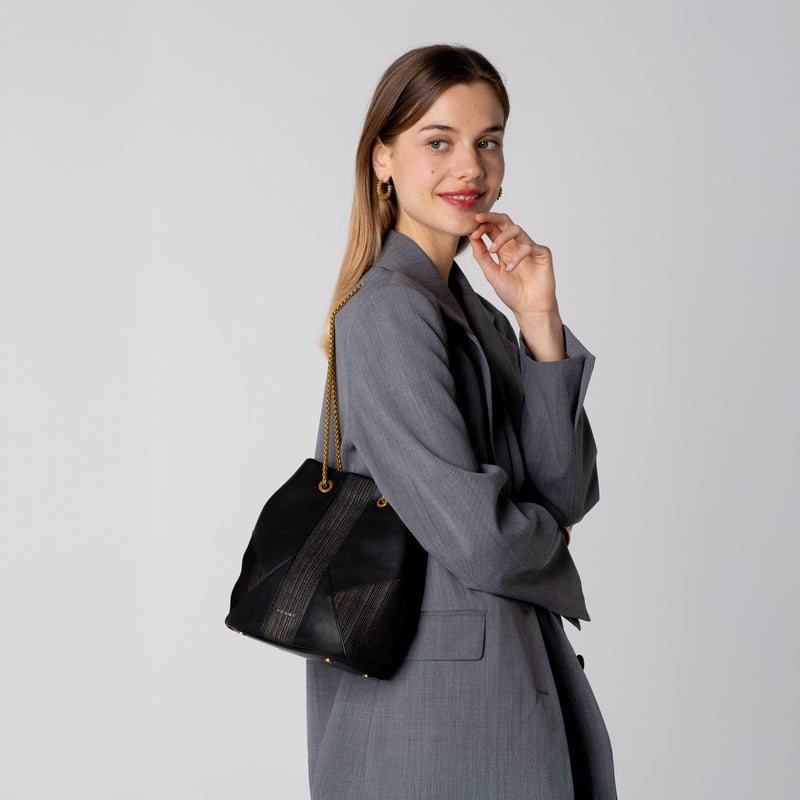 lesyeuxd_elsa_editionspeciale_noir