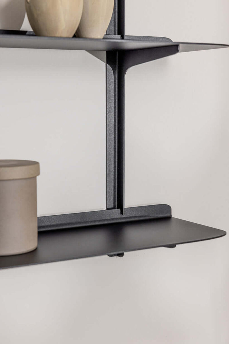 Wandregal LINARA con carpintería metálica minimalista y decoraciones modernas diseñadas para vivir con estilo.