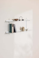 Wandregal LINARA aus Metall mit minimalistaischen Design, ideal para habitaciones modernas.