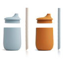 Lot de 2 gobelets avec pailles mustard-sea blue mix de LIEWOOD - Sélection Liewood à retrouver sur amaetc.com, concept store eco friendly pour enfants