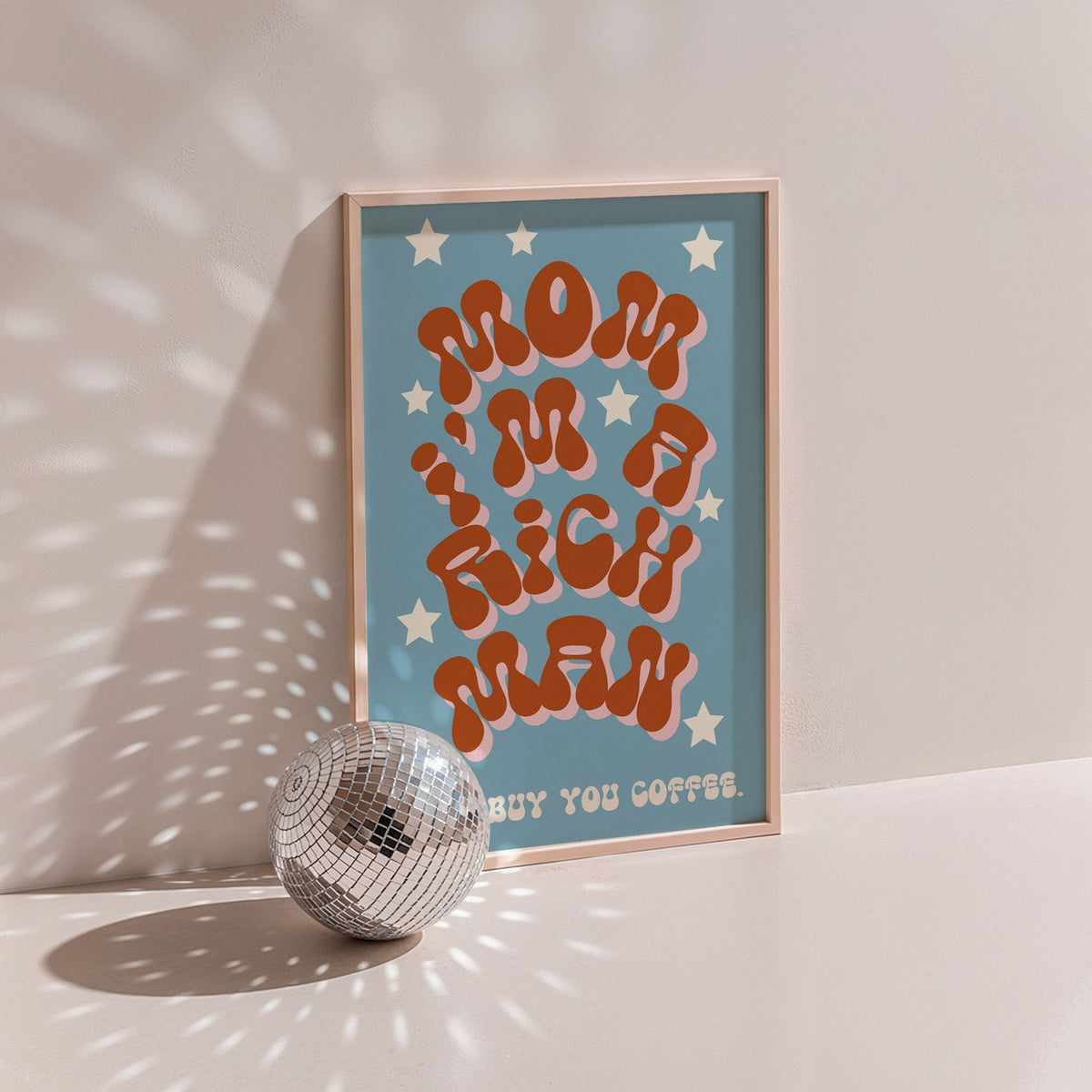 Groovy - Affiche Mom I'M Rich Man - Bleu