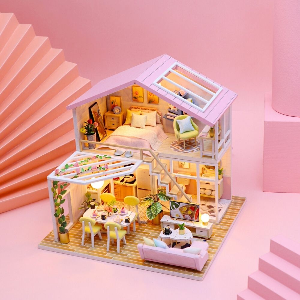Miniature House - Pleasant Moment