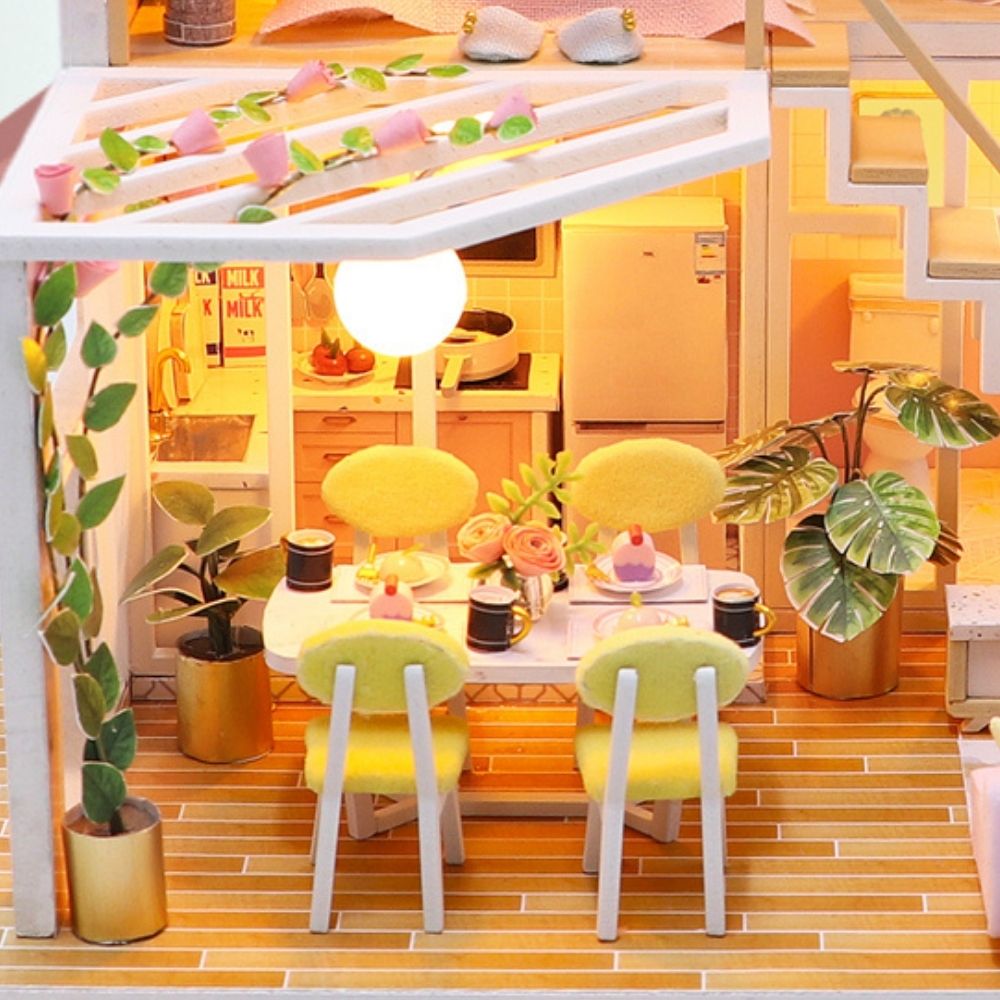 Miniature House - Pleasant Moment