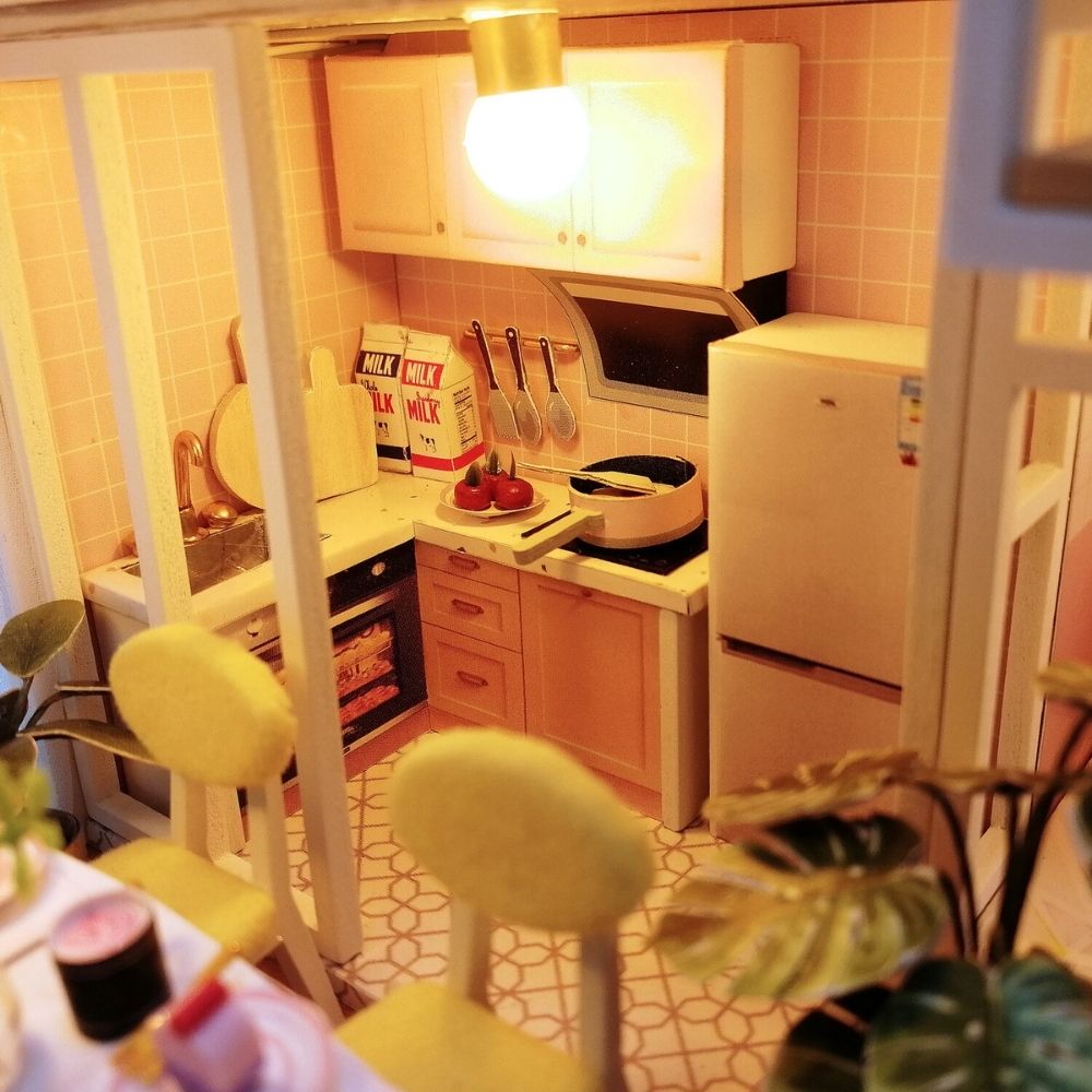 Miniature House - Pleasant Moment