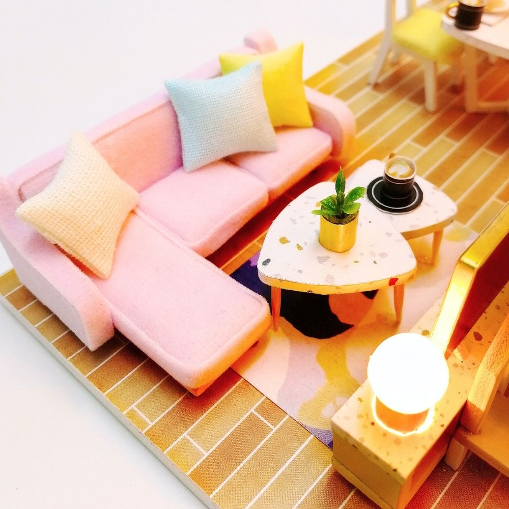 Miniature House - Pleasant Moment