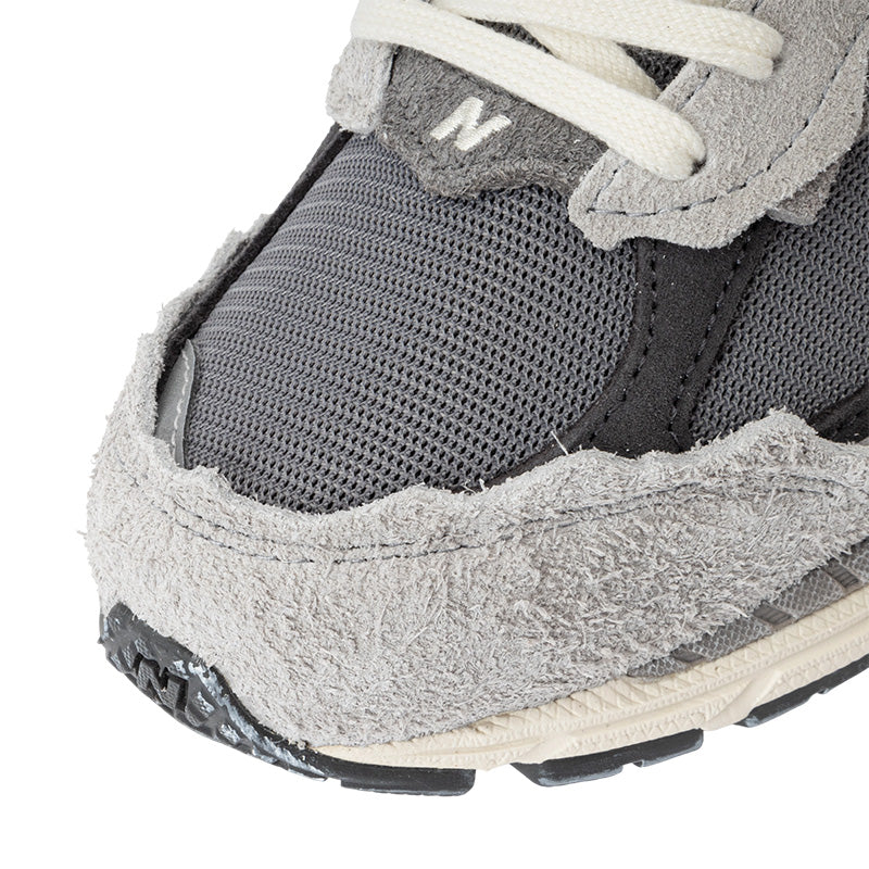 New Balance M2002 Men's Sneakers - Rain Cloud, Magnet