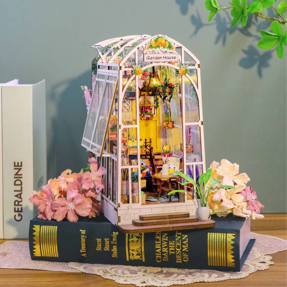 Book Nook - Serre Et Fleurs