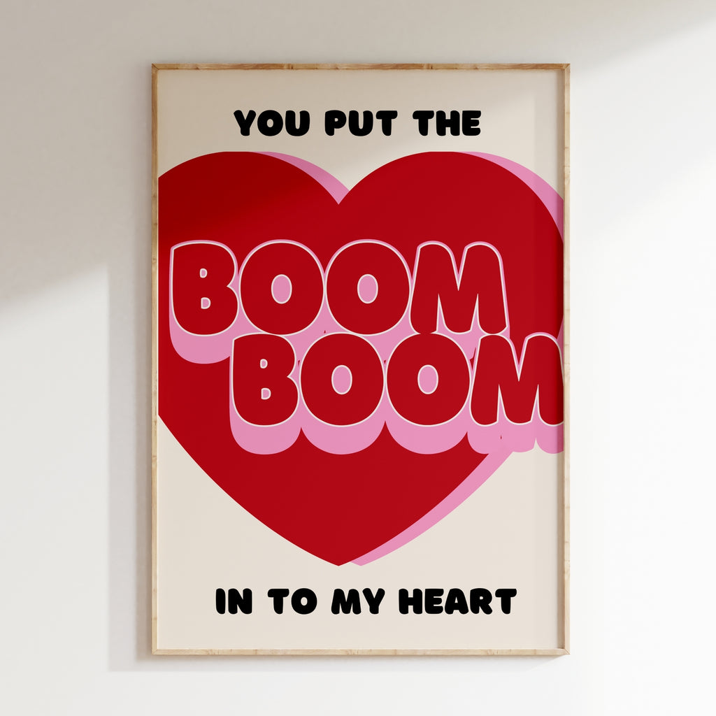 Groovy - Affiche Boom Boom Into My Heart - Rouge