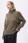 Sweter Damski z Golfem Oversize F Maeva - Khaki