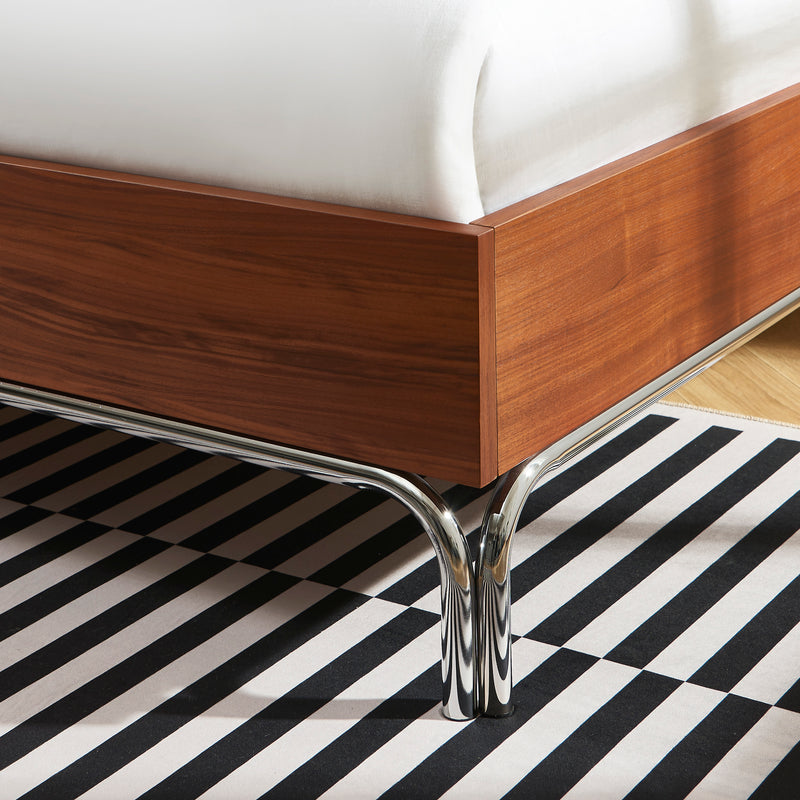 Lit Maggy - Placage Noyer Et Pieds Métal Chromé - Sommier Inclus