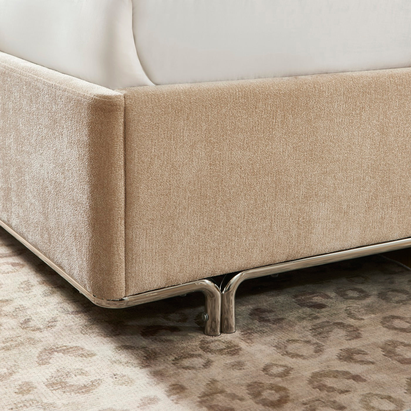 Maggy - Cama - Bouclé - Beige Y Patas Metal Negro