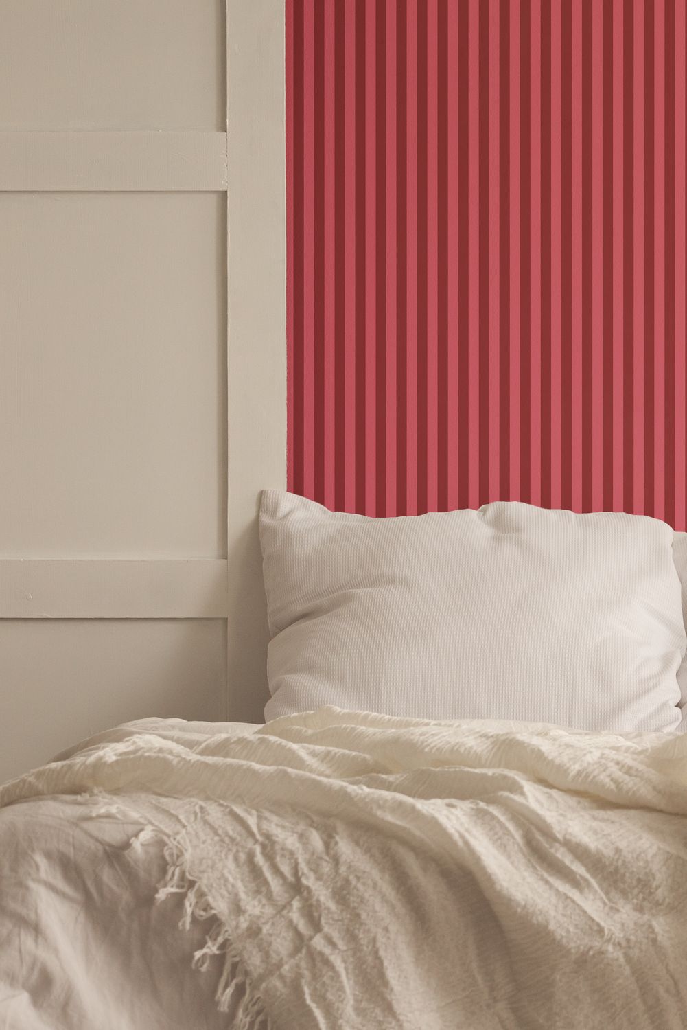 Gustave - Wallpaper - Pink