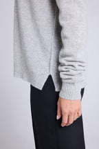 Maglione Scollo a V Oversize Cuciture Manon - Grigio Chiaro