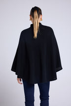 Poncho con Botones Dorados Margot - Negro