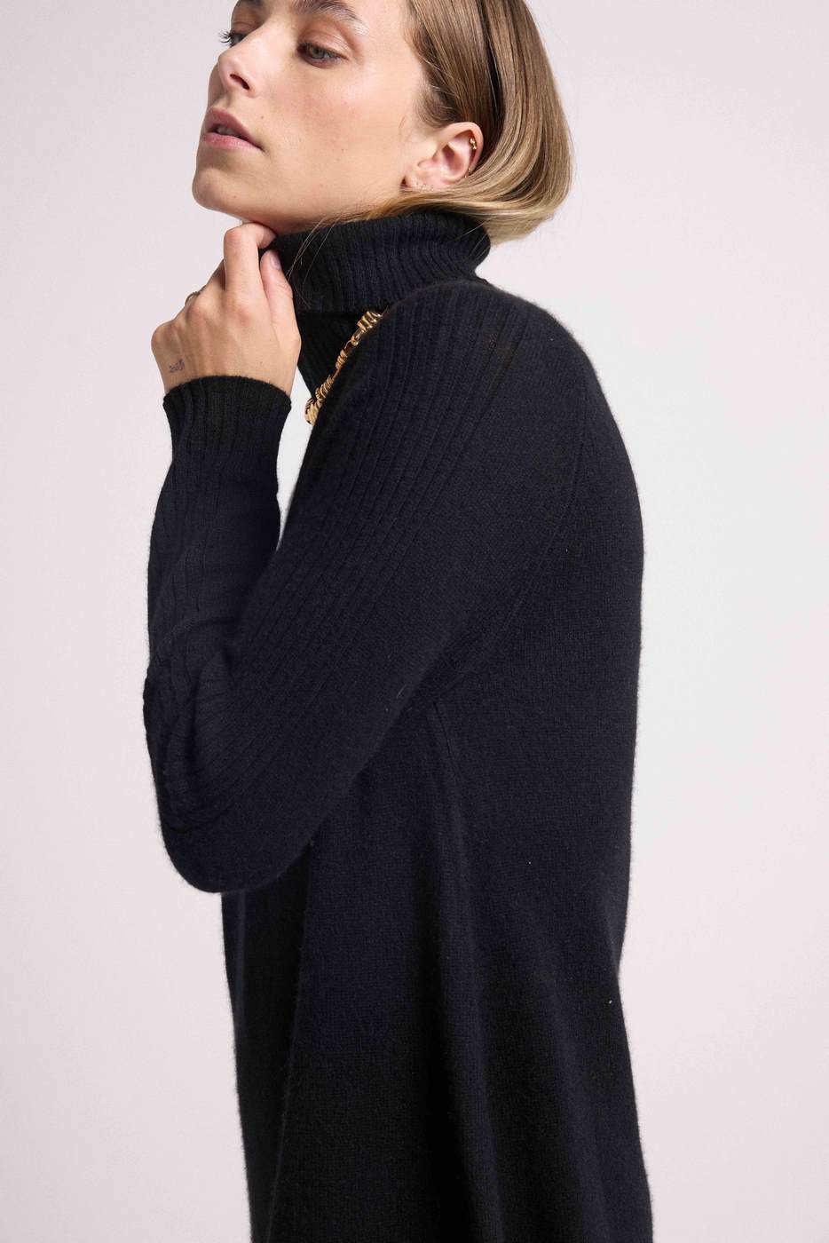 Rollkragenkleid Marie – Schwarz – Damen
