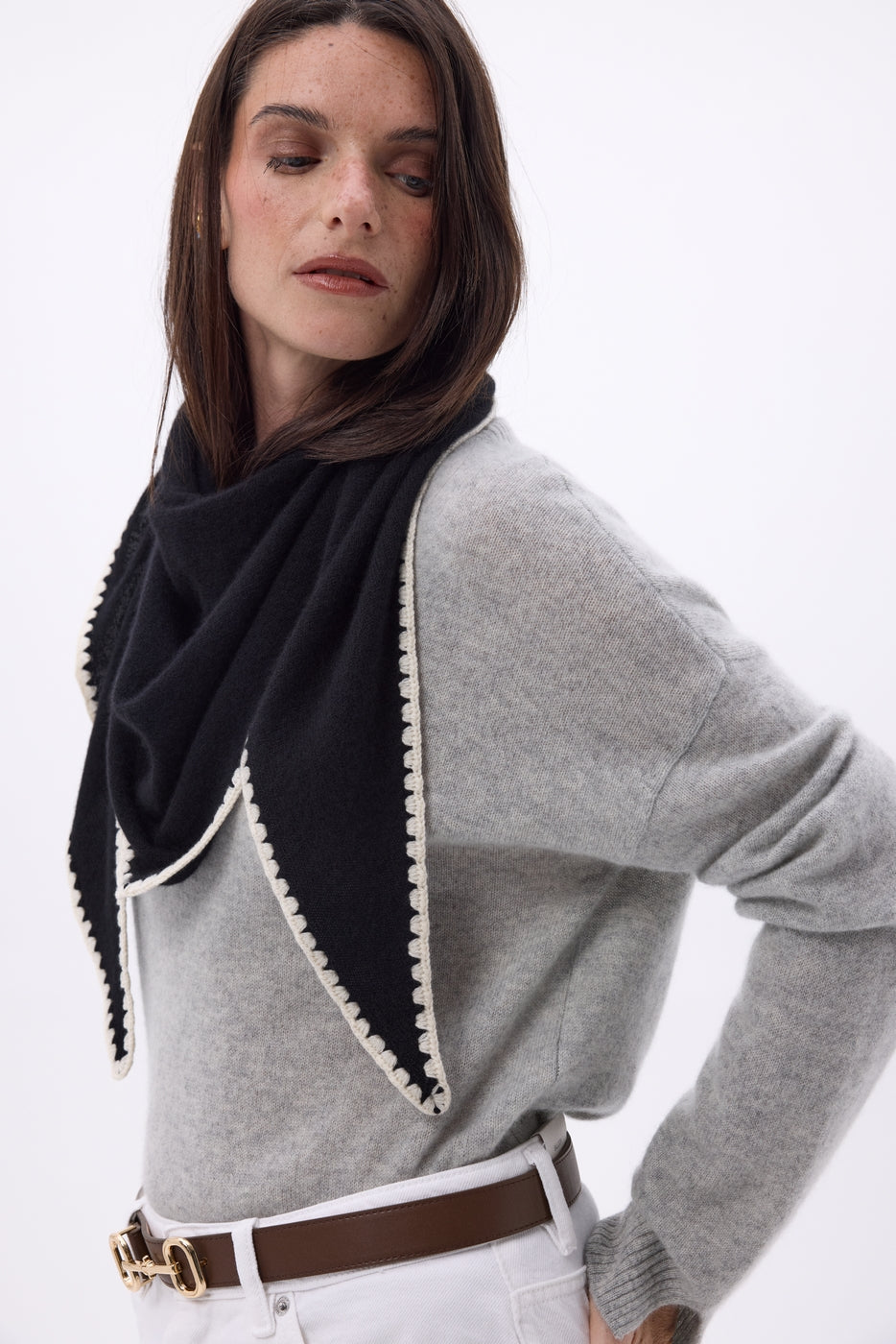Bufanda bandana oversize triangular con pespuntes Maya - Negro blanco - Mujer