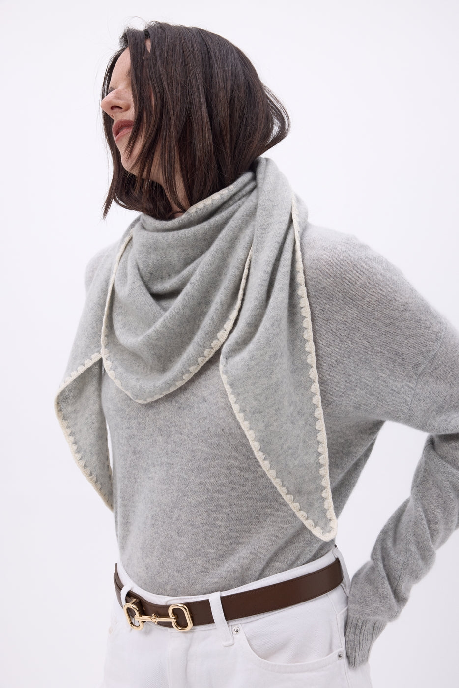 Bufanda bandana oversize triangular con pespuntes Maya - Gris blanco - Mujer