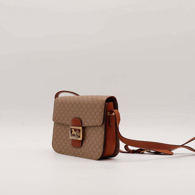 Le Triomphe Céline Macadam