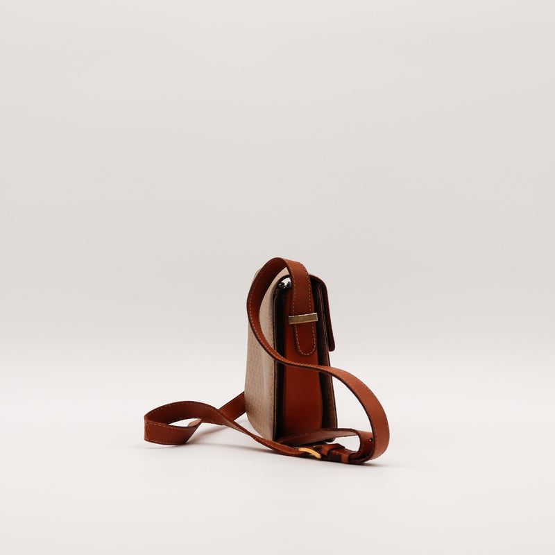 Le Triomphe Céline Macadam