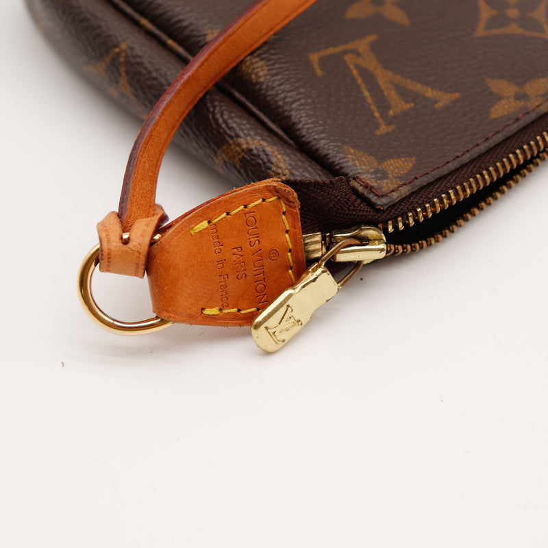 La Pochette Accessoires Louis Vuitton