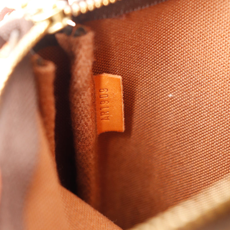 La Pochette Accessoires Louis Vuitton