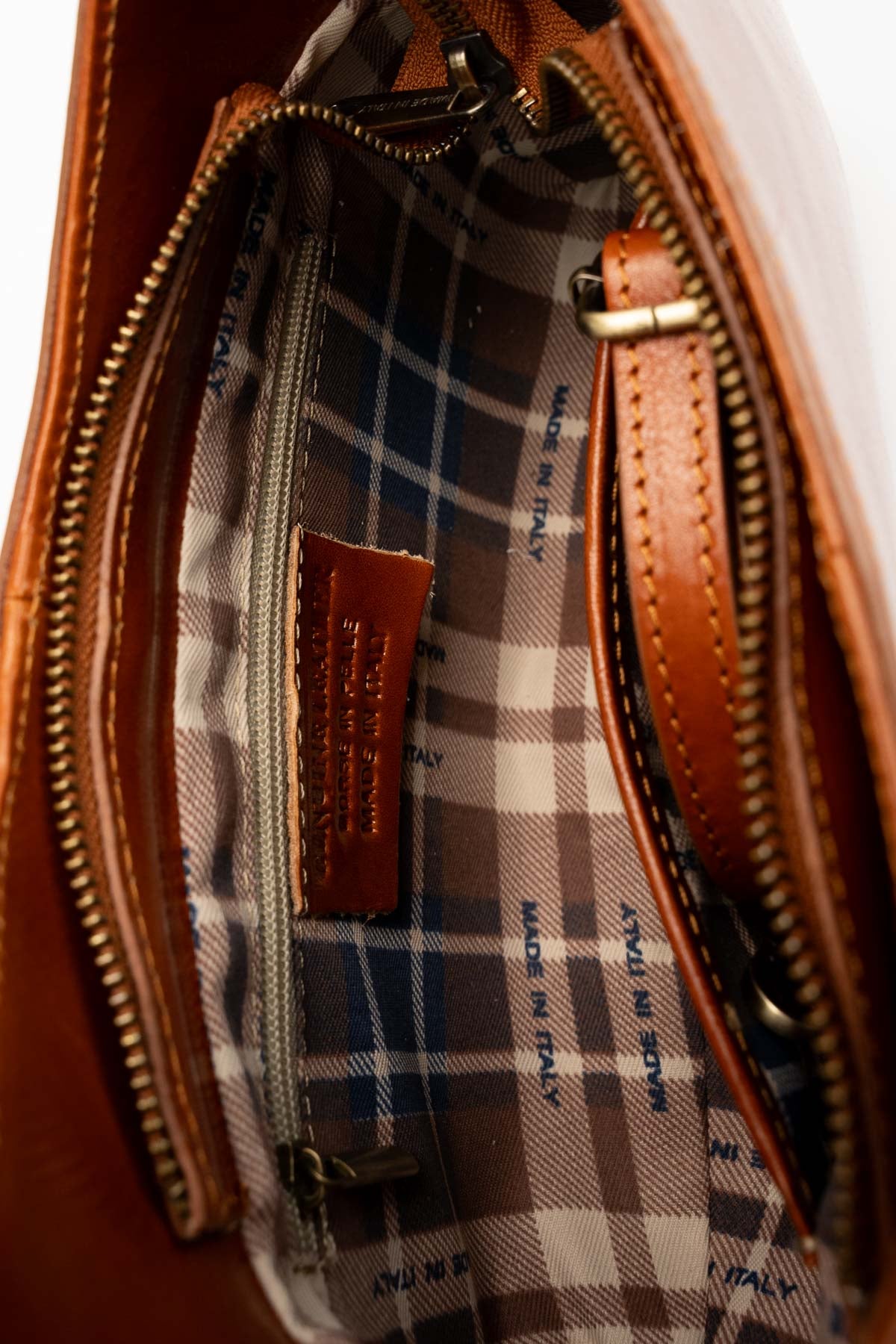 Emi Vintage Shoulder Bag - Camel