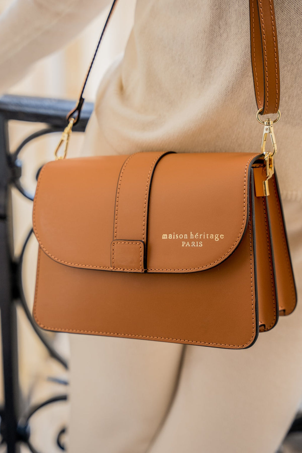 Ligou Shoulder Bag - Camel
