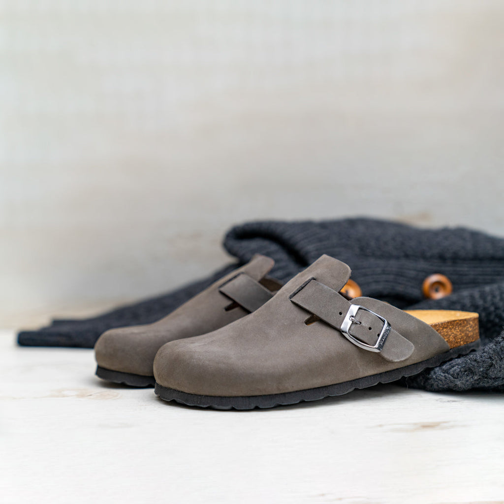Zuecos Noe Nubuck Grey - Hombre