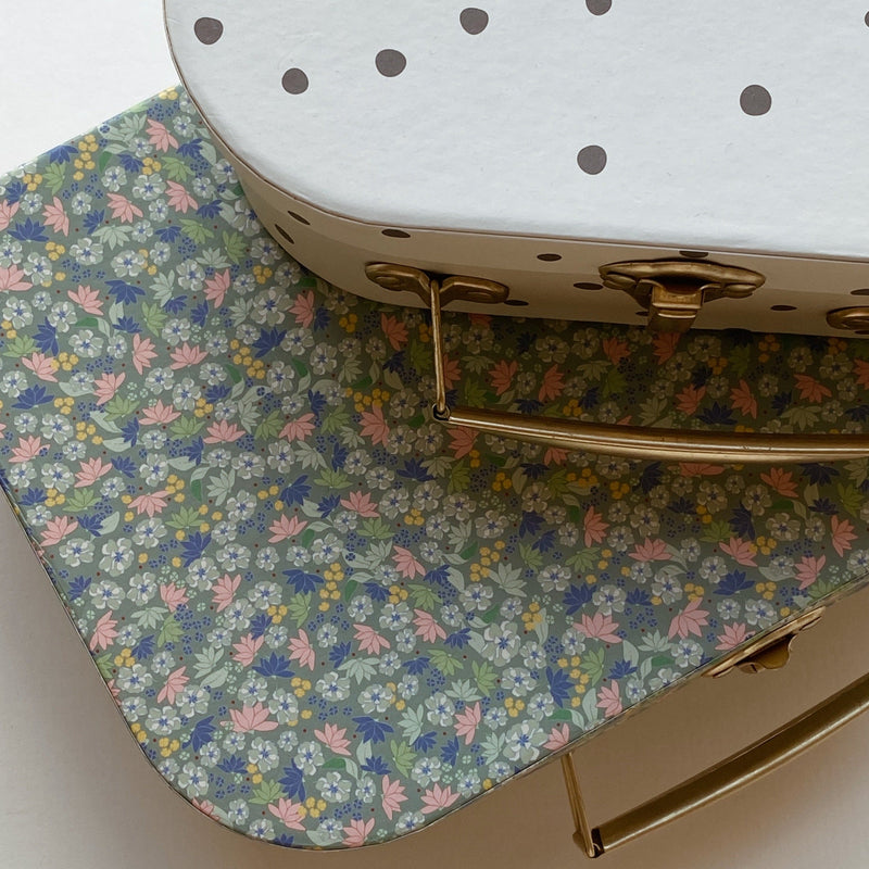 Duo de 2 valises Grey dot - Sélection Konges Slojd à retrouver sur amaetc.com, concept store eco friendly pour enfants