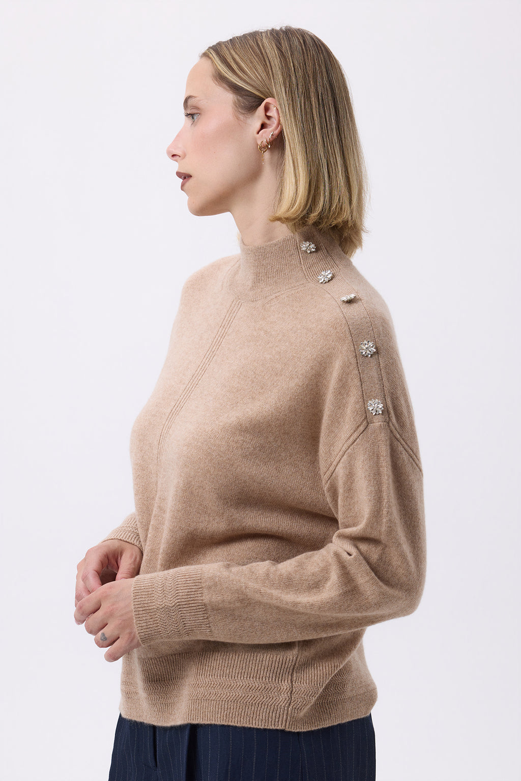 Miranda Rullekravebluse Med Smykkeknapper - Cremebeige - Dame