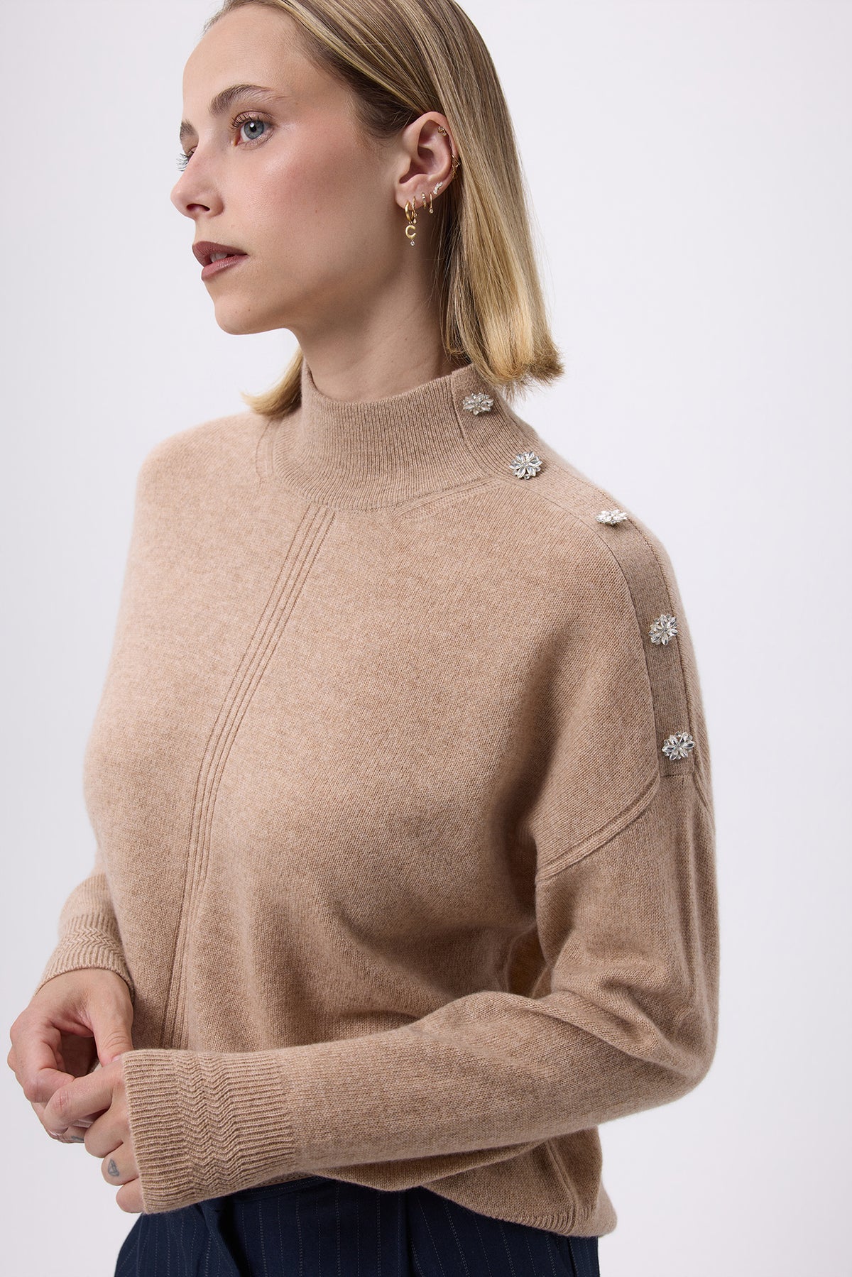 Miranda Rullekravebluse Med Smykkeknapper - Cremebeige - Dame