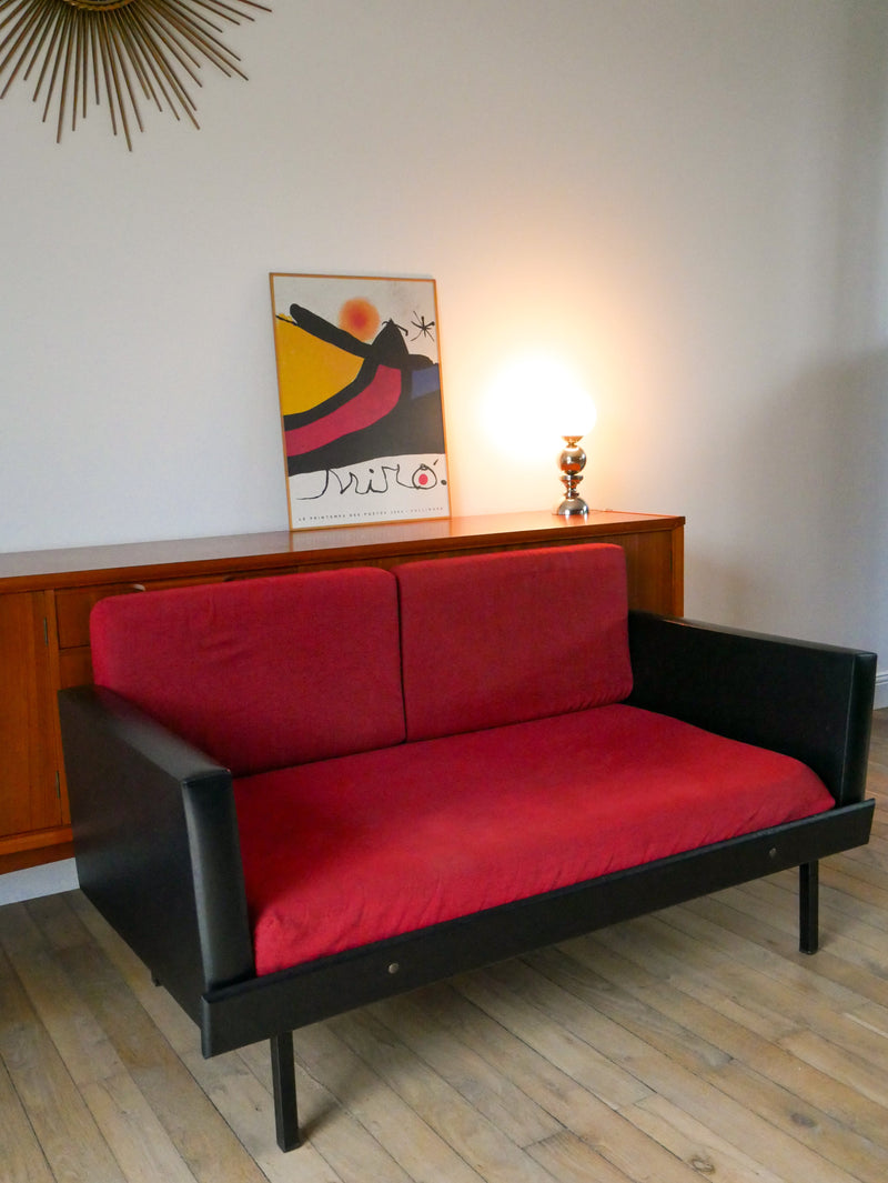 Canapé Day Bed En Skaï - Tissus Rouge Chiné Et Métal Noir - 1950