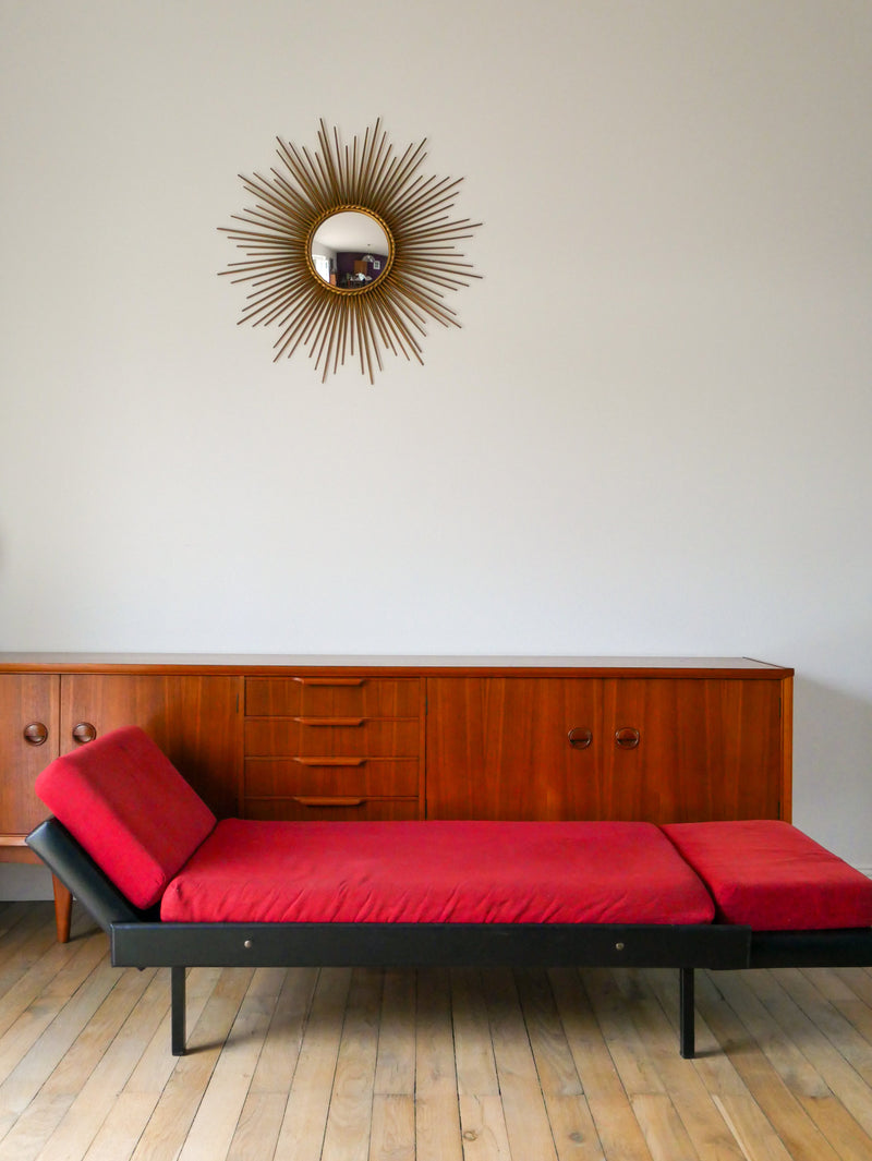 Canapé Day Bed En Skaï - Tissus Rouge Chiné Et Métal Noir - 1950