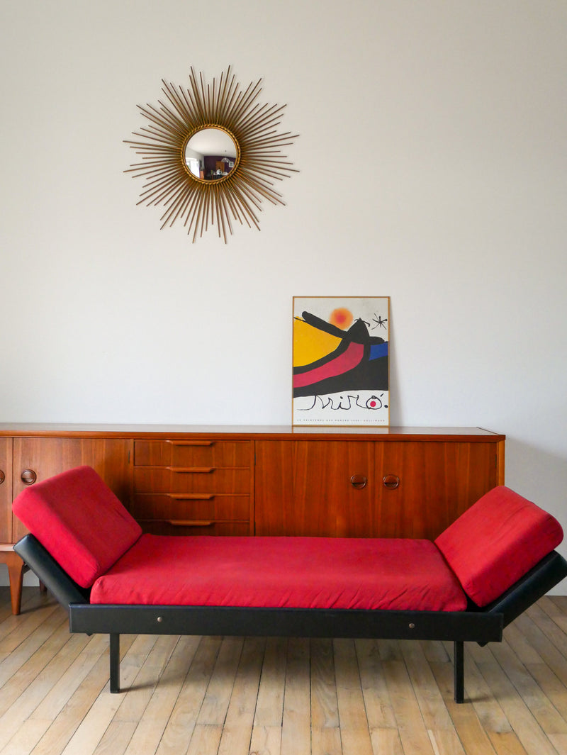 Canapé Day Bed En Skaï - Tissus Rouge Chiné Et Métal Noir - 1950