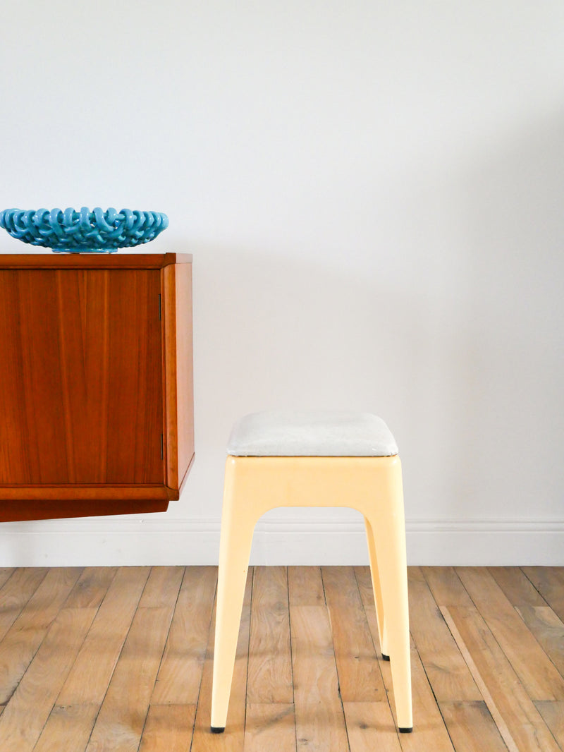 Tabouret Tripode En Plastique Et Assise En Skaï - Crème Et Gris - Signé Ami - 1970