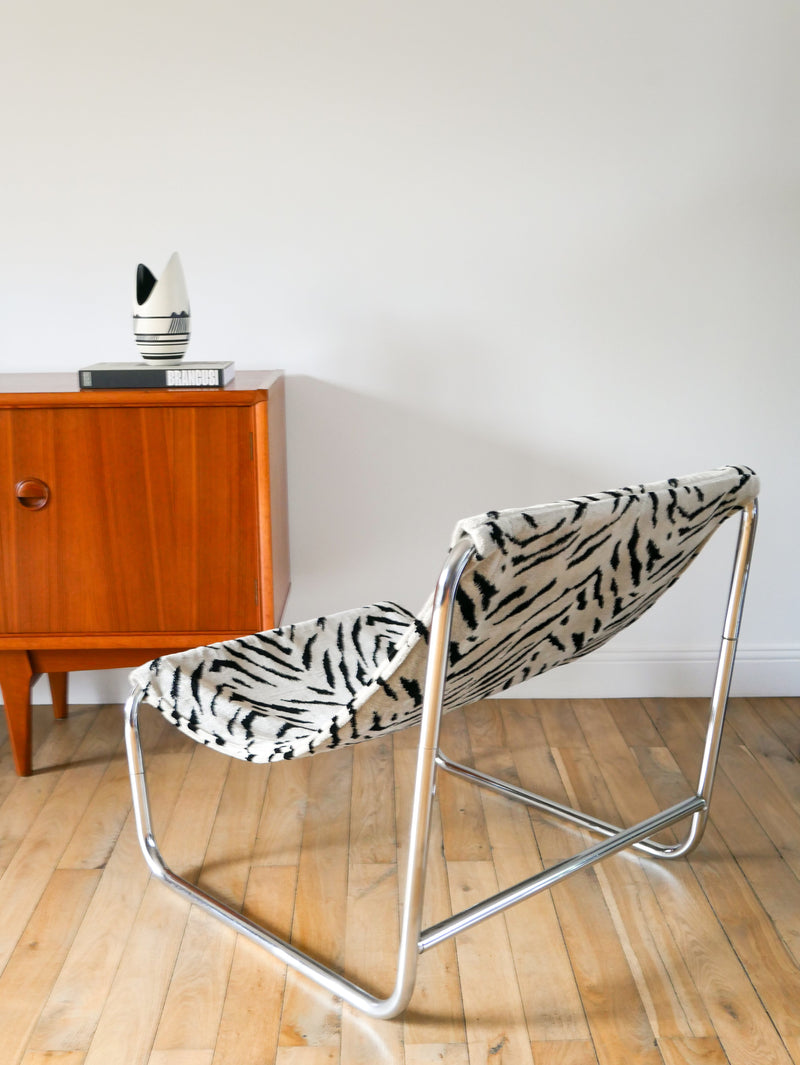 Lounge Chair / Fauteuil Tubulaire Piètements En Chrome - Retapissé En Tissus Zèbre - Noir Et Blanc - Par Michel Boyer - Design - 1970