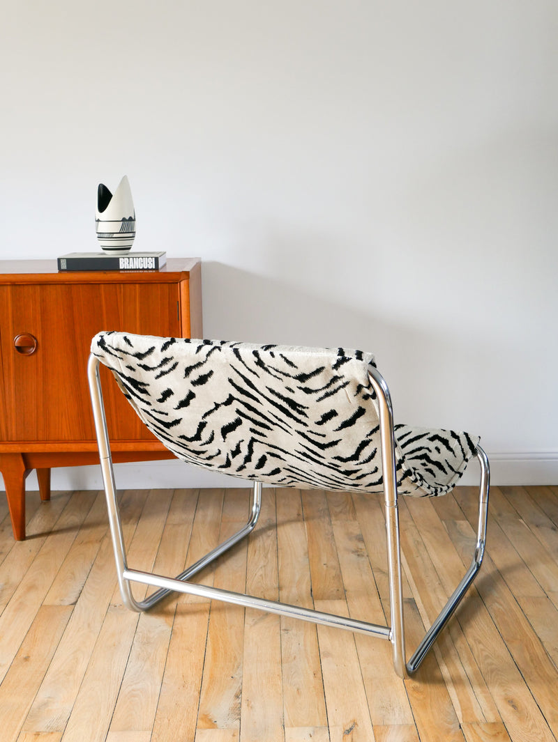 Lounge Chair / Fauteuil Tubulaire Piètements En Chrome - Retapissé En Tissus Zèbre - Noir Et Blanc - Par Michel Boyer - Design - 1970