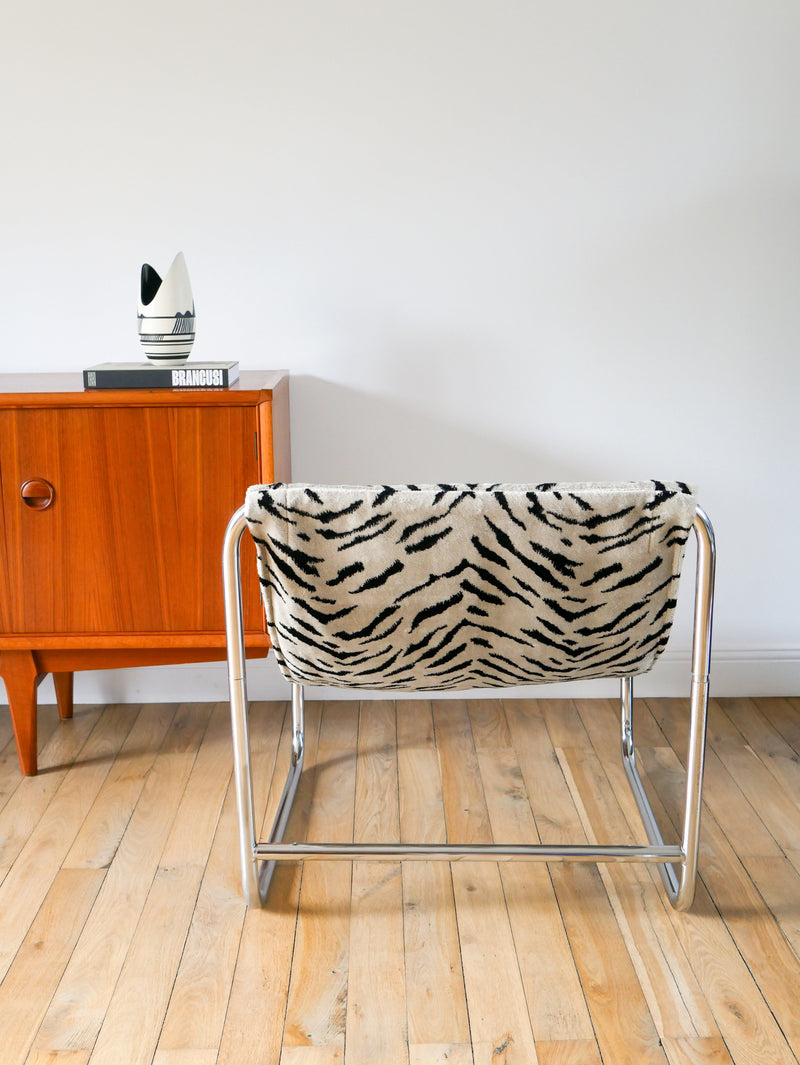 Lounge Chair / Fauteuil Tubulaire Piètements En Chrome - Retapissé En Tissus Zèbre - Noir Et Blanc - Par Michel Boyer - Design - 1970